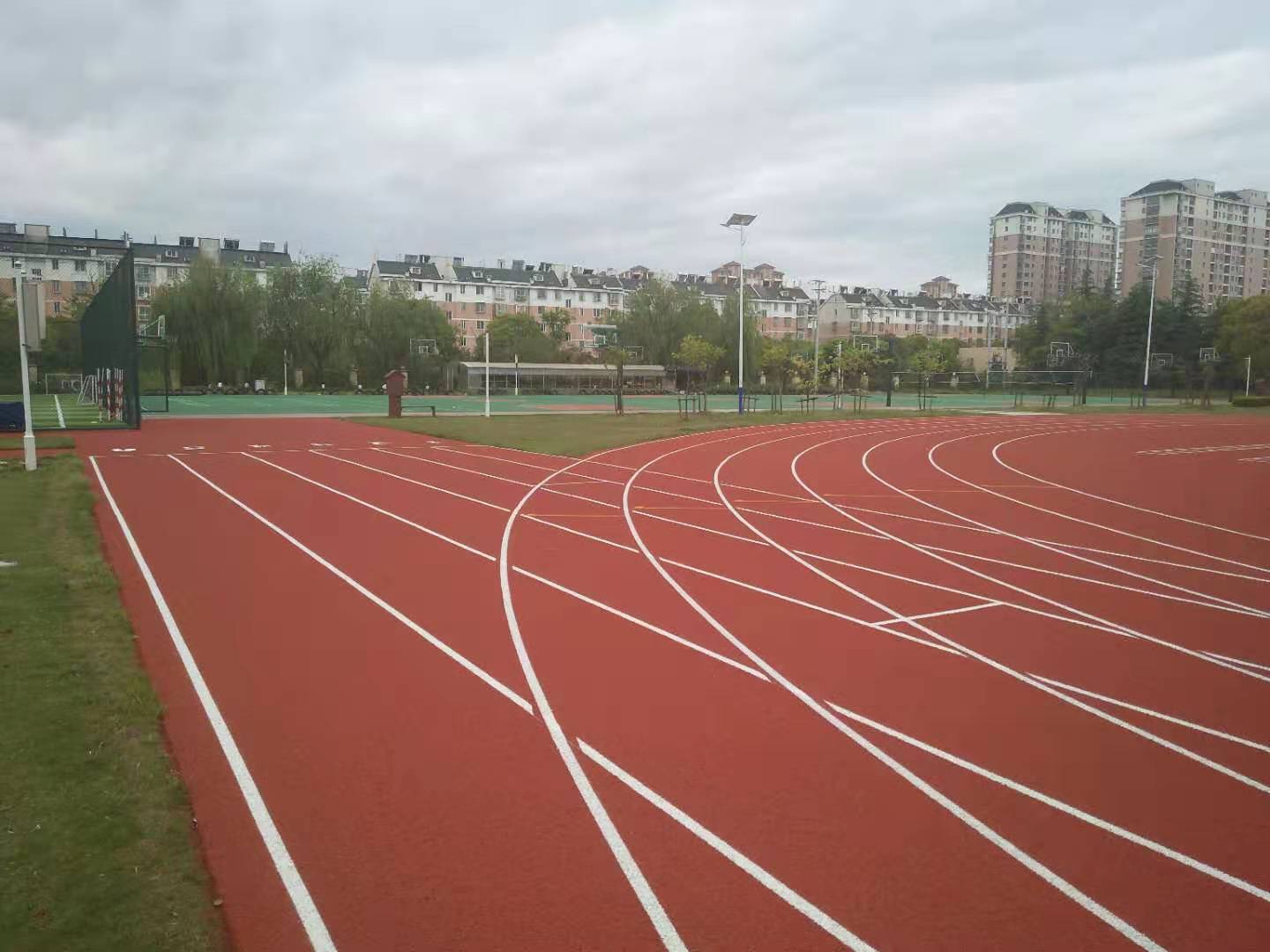 學校綜合運動場地