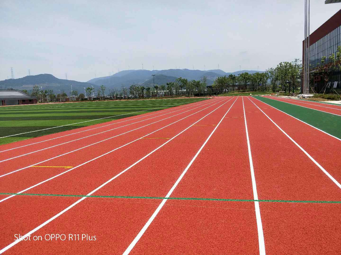 400米標準運動場地承建